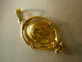 medallas de oro, plata, virgenes, cristos