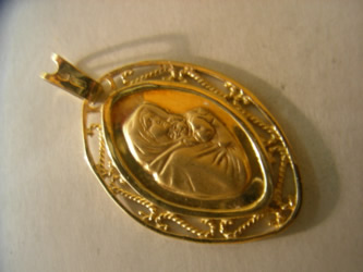 medallas de oro, plata, virgenes, cristos