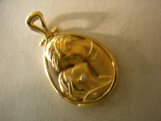 medallas de oro, plata, virgenes, cristos