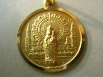 medallas de oro, plata, virgenes, cristos