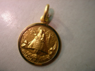 medallas de oro, plata, virgenes, cristos