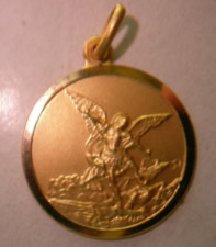 medallas de oro, plata, virgenes, cristos