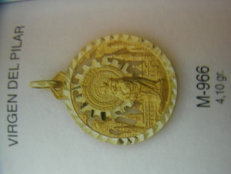 medallas de oro, plata, virgenes, cristos